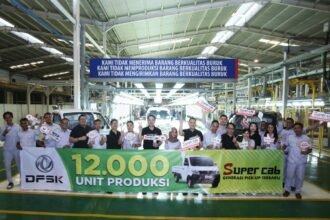 DFSK Super Cab dirakit di Serang, Banten.