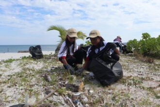 Suzuki Gelar Clean Up the World di Belitung