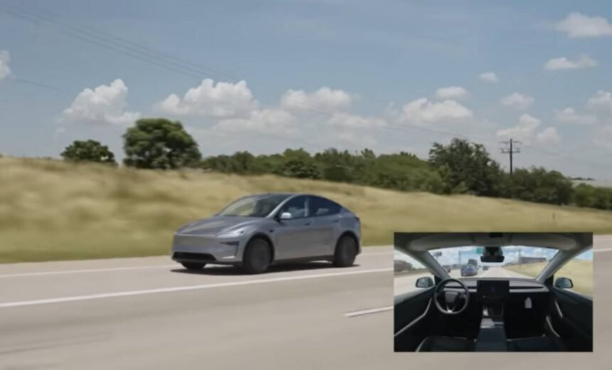 Tesla Model Y melaju tanpa sopir