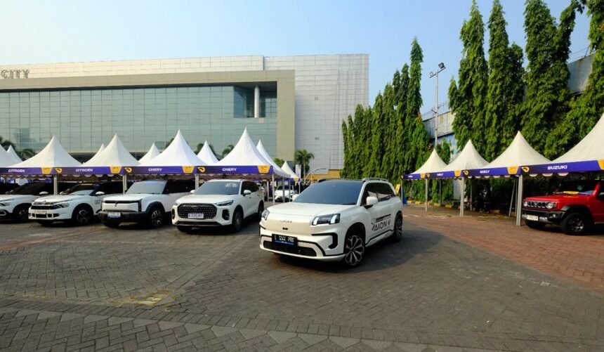 Test Drive Mobil dalam GIIAS Surabaya 2025