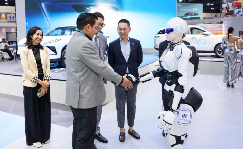AiMOGA robot humanoid Chery