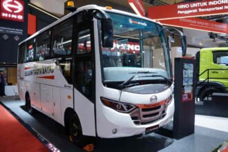 Hino Bus 136 MDBL 4x4